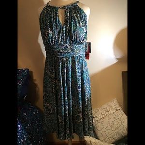 Women’s size 14 NWT R&K originals dress, built in bra sleeveless
